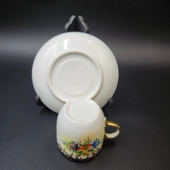Vintage Porcelain Tea Set Handpainted w Heavy Gold Accents - Picture 11 of 12